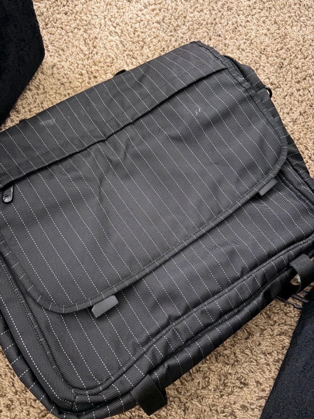 ✨ Init Pinstripe Tech Laptop Bag / Messenger Briefcase ✨
